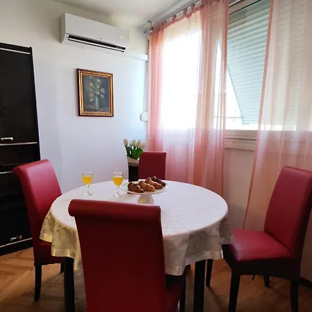 Gala Apartment