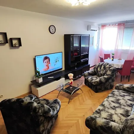 Gala With Free Parking Near Old Town Апартаменти Спліт
