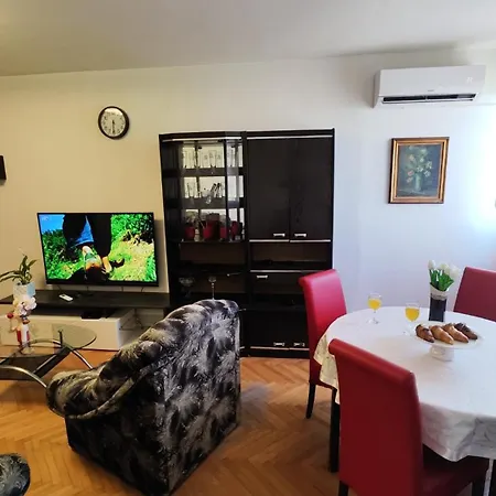 Gala With Free Parking Near Old Town * Спліт