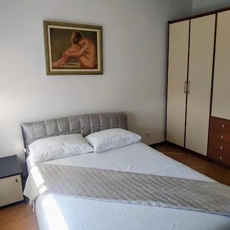 Gala With Free Parking Near Old Town Апартаменти