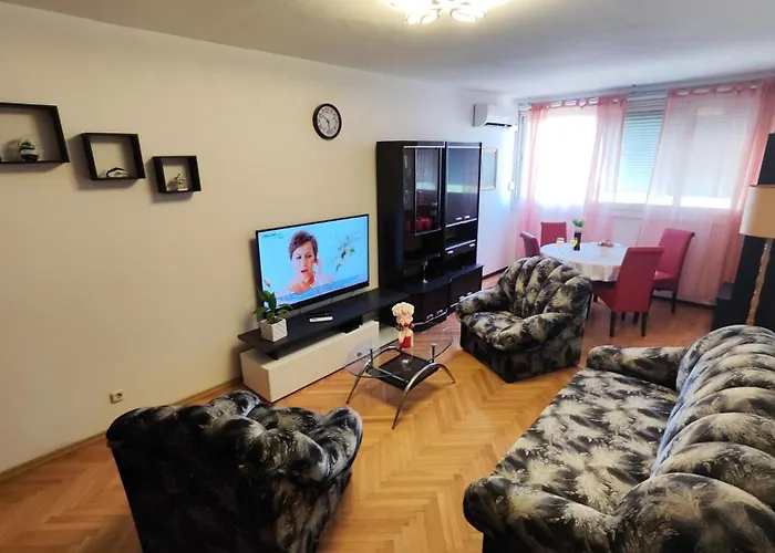 Gala With Free Parking Near Old Town Appartamento Spalato