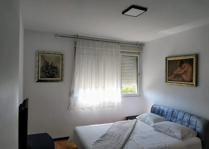 Gala With Free Parking Near Old Town