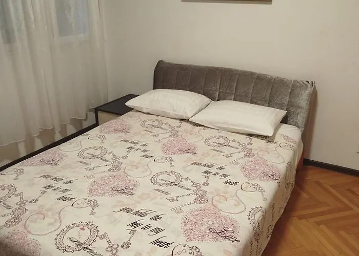 Gala With Free Parking Near Old Town